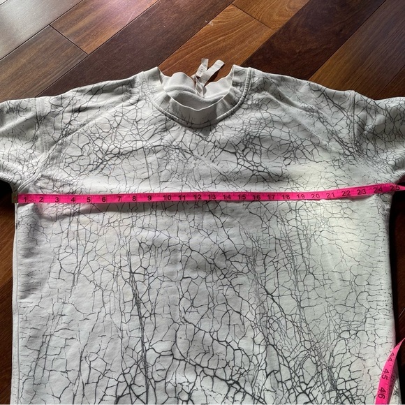 Lululemon Perfectly Oversized Crewneck White Black Crackle Print Womens 8 - Picture 8 of 9